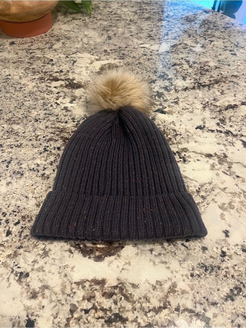 Women's Black Ribbed Knit Pom Beanie Hat with Faux Fur Pom